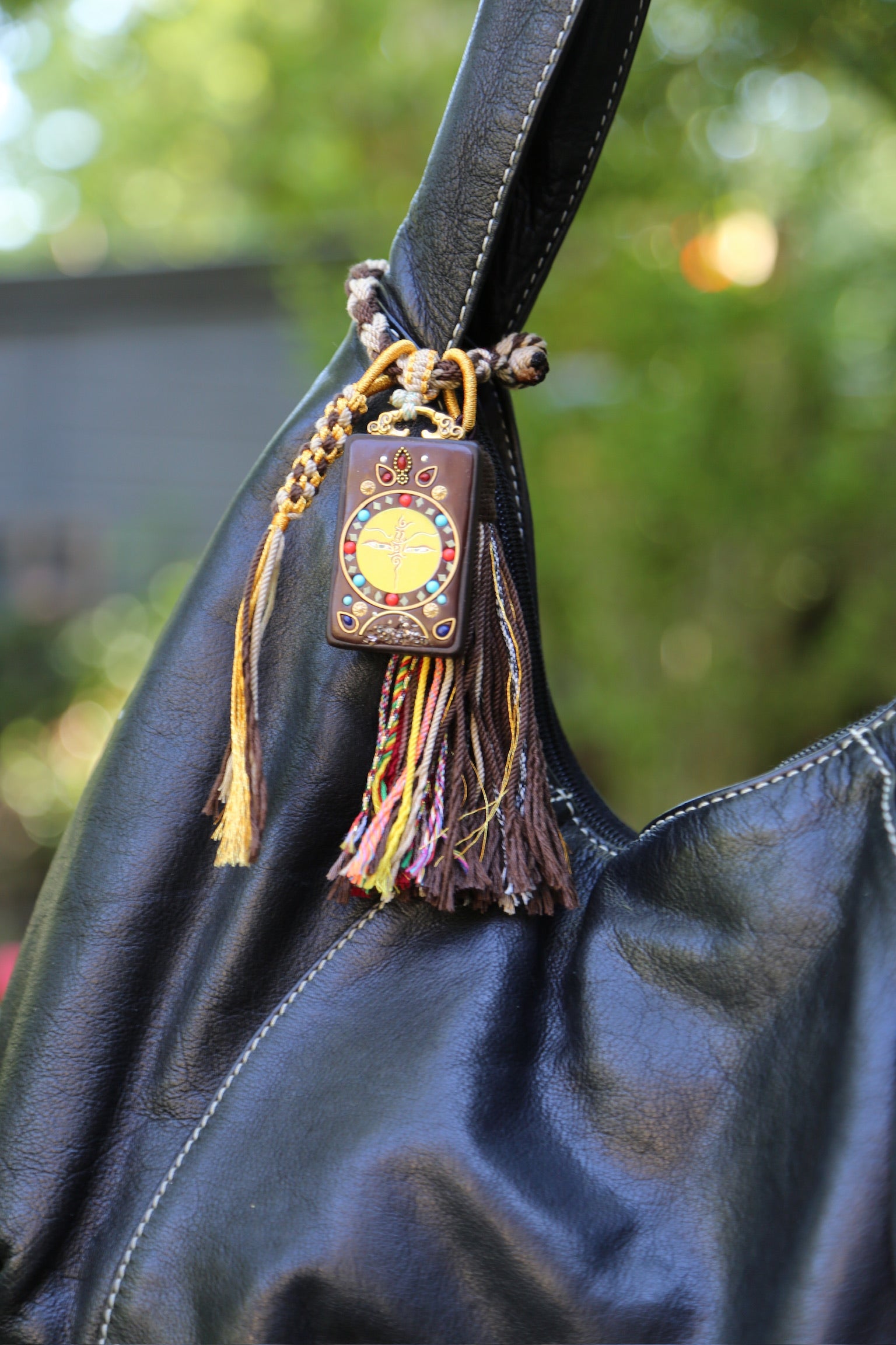 Thread_of_Luck_closelook